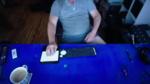 guesswhatigot2 online show from 11/30/25, 03:10