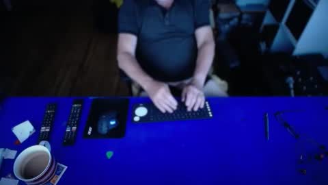 guesswhatigot2 online show from 02/02/26, 07:51