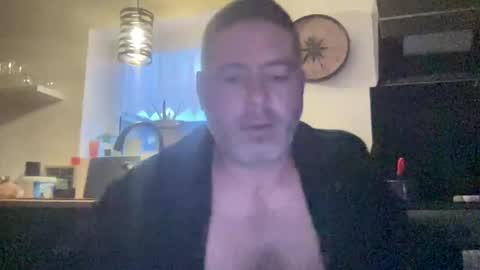 Snapshot of guil0 chatting on 11/07/25, 10:26 guil0 online show from 11/07/25, 10:26
