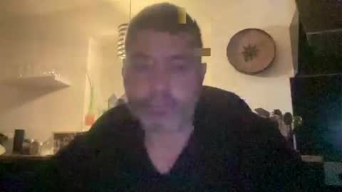 Snapshot of guil0 chatting on 02/04/26, 10:10 guil0 online show from 02/04/26, 10:10