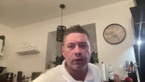Snapshot of guil0 chatting on 03/01/26, 04:25 guil0 online show from 03/01/26, 04:25