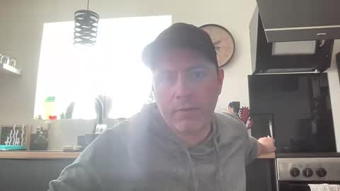 Snapshot of guil0 chatting on 03/22/26, 03:48 guil0 online show from 03/22/26, 03:48