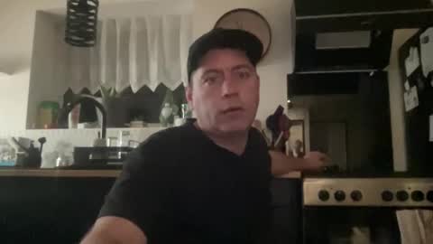 Snapshot of guil0 chatting on 03/26/26, 07:58 guil0 online show from 03/26/26, 07:58