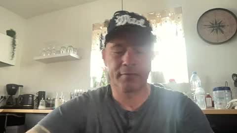 Snapshot of guil0 chatting on 07/05/26, 06:48 guil0 online show from 07/05/26, 06:48