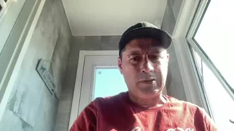 Snapshot of guil0 chatting on 07/16/26, 07:42 guil0 online show from 07/16/26, 07:42