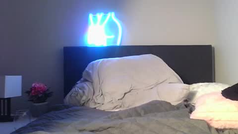 Snapshot of guilianamae chatting on 06/03/26, 01:52 Guiliana Mae online show from 06/03/26, 01:52