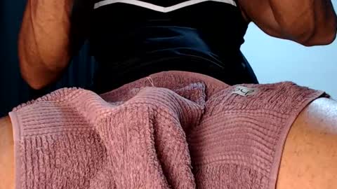 Snapshot of guinho_sp2 chatting on 01/08/25, 04:02 Guinho online show from 01/08/25, 04:02