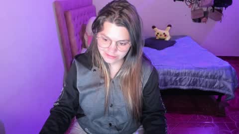 Hello Im Julieta Im 25 years old welcome to my room have fun and be happy. online show from 01/07/25, 02:53