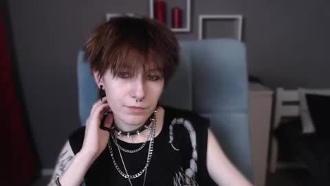 guitarandangell online show from 11/11/25, 05:40