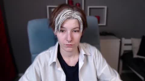 guitarandangell online show from 11/17/25, 04:07