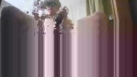 Snapshot of guitarbryman48 chatting on 02/04/25, 07:29 guitarbryman48 online show from 02/04/25, 07:29