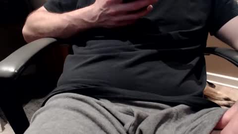 Snapshot of guitarguru420 chatting on 02/22/25, 04:40 newbies online show from 02/22/25, 04:40