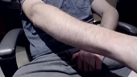 Snapshot of guitarguru420 chatting on 02/24/25, 02:51 newbies online show from 02/24/25, 02:51