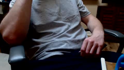 Snapshot of guitarguru420 chatting on 02/24/25, 11:30 newbies online show from 02/24/25, 11:30