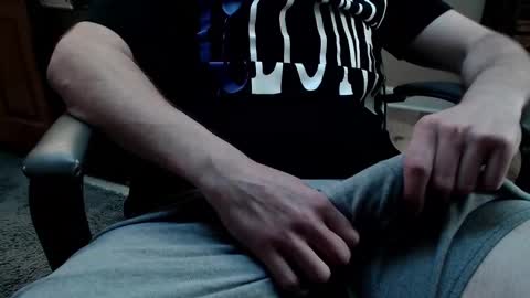 Snapshot of guitarguru420 chatting on 02/28/25, 05:26 newbies online show from 02/28/25, 05:26