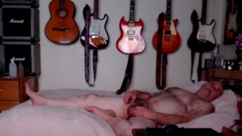 Snapshot of guitarsexgod chatting on 01/25/25, 01:52 Mario online show from 01/25/25, 01:52