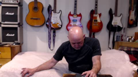 Snapshot of guitarsexgod chatting on 01/28/25, 01:16 Mario online show from 01/28/25, 01:16