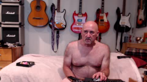 Snapshot of guitarsexgod chatting on 01/29/25, 11:30 Mario online show from 01/29/25, 11:30