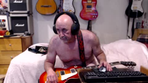 Snapshot of guitarsexgod chatting on 01/29/25, 02:32 Mario online show from 01/29/25, 02:32