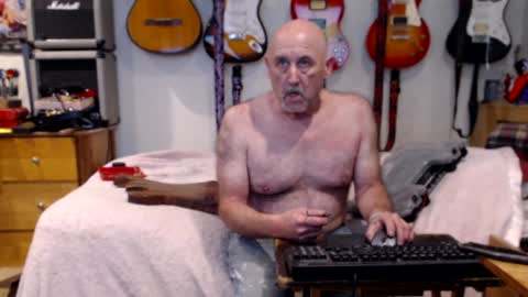Snapshot of guitarsexgod chatting on 01/29/25, 08:35 Mario online show from 01/29/25, 08:35