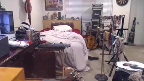 Snapshot of guitarsexgod chatting on 11/13/25, 10:03 Mario online show from 11/13/25, 10:03