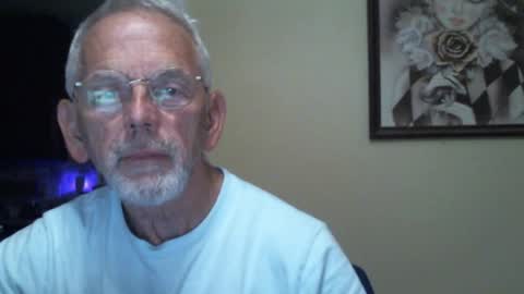 Snapshot of gulfcoast1952 chatting on 12/08/24, 10:25 Roy online show from 12/08/24, 10:25