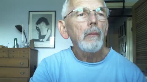 Snapshot of gulfcoast1952 chatting on 12/21/24, 02:26 Roy online show from 12/21/24, 02:26