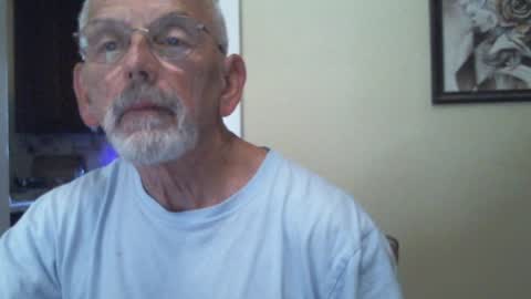 Snapshot of gulfcoast1952 chatting on 01/11/25, 02:58 Roy online show from 01/11/25, 02:58