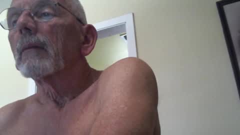 Snapshot of gulfcoast1952 chatting on 02/28/25, 06:20 Roy online show from 02/28/25, 06:20