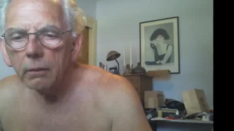 Snapshot of gulfcoast1952 chatting on 06/25/26, 07:29 Roy online show from 06/25/26, 07:29
