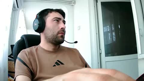 Snapshot of guliverreal chatting on 03/11/26, 01:39 guliverreal online show from 03/11/26, 01:39