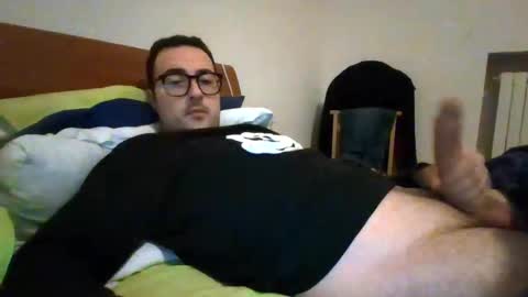 Snapshot of gullit93 chatting on 02/04/26, 08:25 gullit93 online show from 02/04/26, 08:25