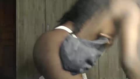 Snapshot of gulpess chatting on 02/07/25, 01:01 Miss Incredible online show from 02/07/25, 01:01