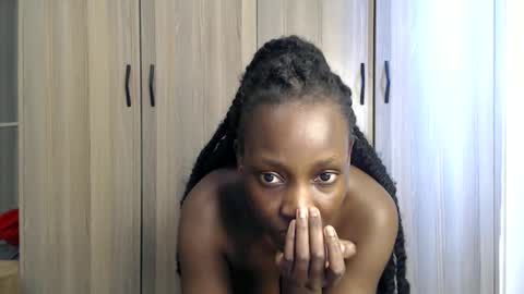 Snapshot of gulpess chatting on 09/11/25, 10:59 Miss Incredible online show from 09/11/25, 10:59