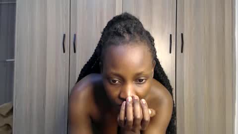 Snapshot of gulpess chatting on 09/12/25, 12:55 Miss Incredible online show from 09/12/25, 12:55