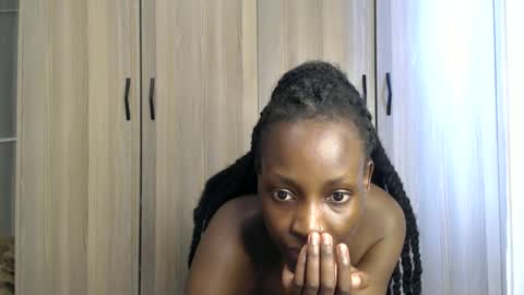 Snapshot of gulpess chatting on 09/17/25, 11:12 Miss Incredible online show from 09/17/25, 11:12