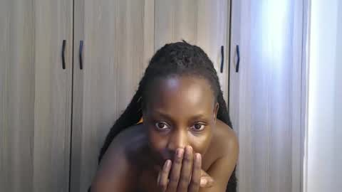 Snapshot of gulpess chatting on 10/01/25, 11:05 Miss Incredible online show from 10/01/25, 11:05