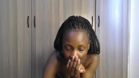 Snapshot of gulpess chatting on 10/14/25, 12:50 Miss Incredible online show from 10/14/25, 12:50