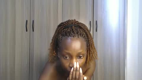 Snapshot of gulpess chatting on 11/24/25, 10:59 Miss Incredible online show from 11/24/25, 10:59