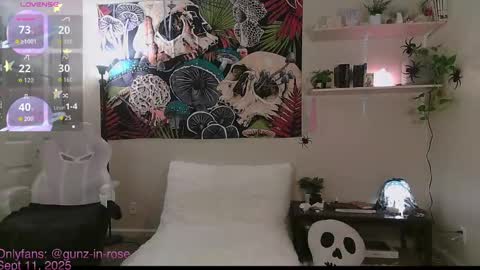 Snapshot of gunzinrose chatting on 09/11/25, 03:23 Kylie online show from 09/11/25, 03:23