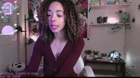 Snapshot of gunzinrose chatting on 11/16/25, 05:18 Kylie online show from 11/16/25, 05:18