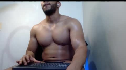 Snapshot of gurushake chatting on 05/16/26, 05:56 holl latino online show from 05/16/26, 05:56