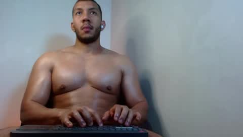 Snapshot of gurushake chatting on 05/22/26, 05:07 holl latino online show from 05/22/26, 05:07