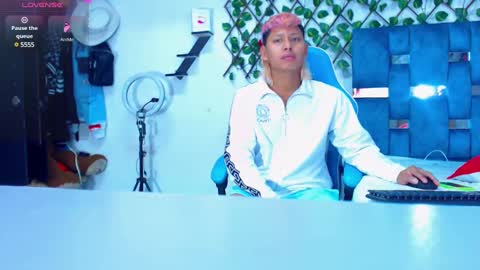 Hakim online show from 01/18/25, 04:42