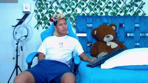 Hakim online show from 03/02/25, 03:37