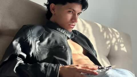 Snapshot of guts_x chatting on 01/30/25, 05:06 Guts online show from 01/30/25, 05:06