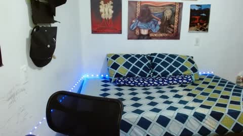 Snapshot of guts_x chatting on 02/20/25, 06:24 Guts online show from 02/20/25, 06:24