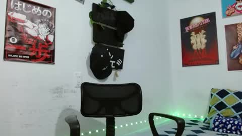 Snapshot of guts_x chatting on 02/21/25, 05:09 Guts online show from 02/21/25, 05:09