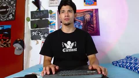 Snapshot of guts_x chatting on 11/07/25, 06:19 Guts online show from 11/07/25, 06:19