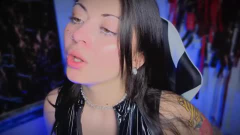 Snapshot of guxplo chatting on 03/25/26, 03:18 Antonella online show from 03/25/26, 03:18